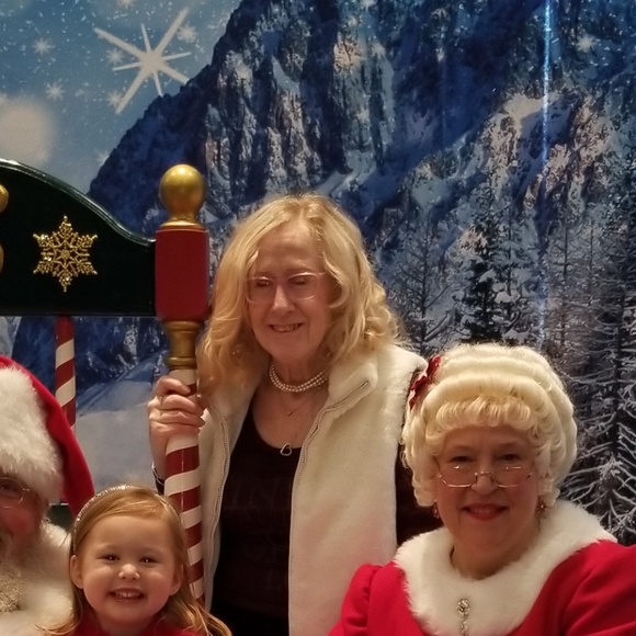 Meet your Posher, Janie - Picture 2 of 7